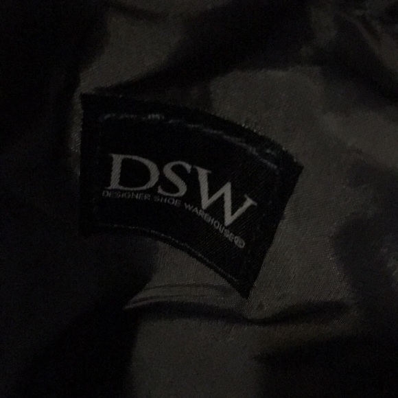 CLEAN OUT SALE!!!! DSW Weekender Duffle Bag - Picture 7 of 8
